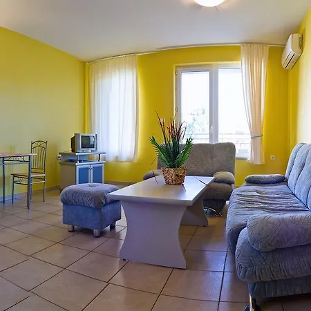 Apartment La Playa *